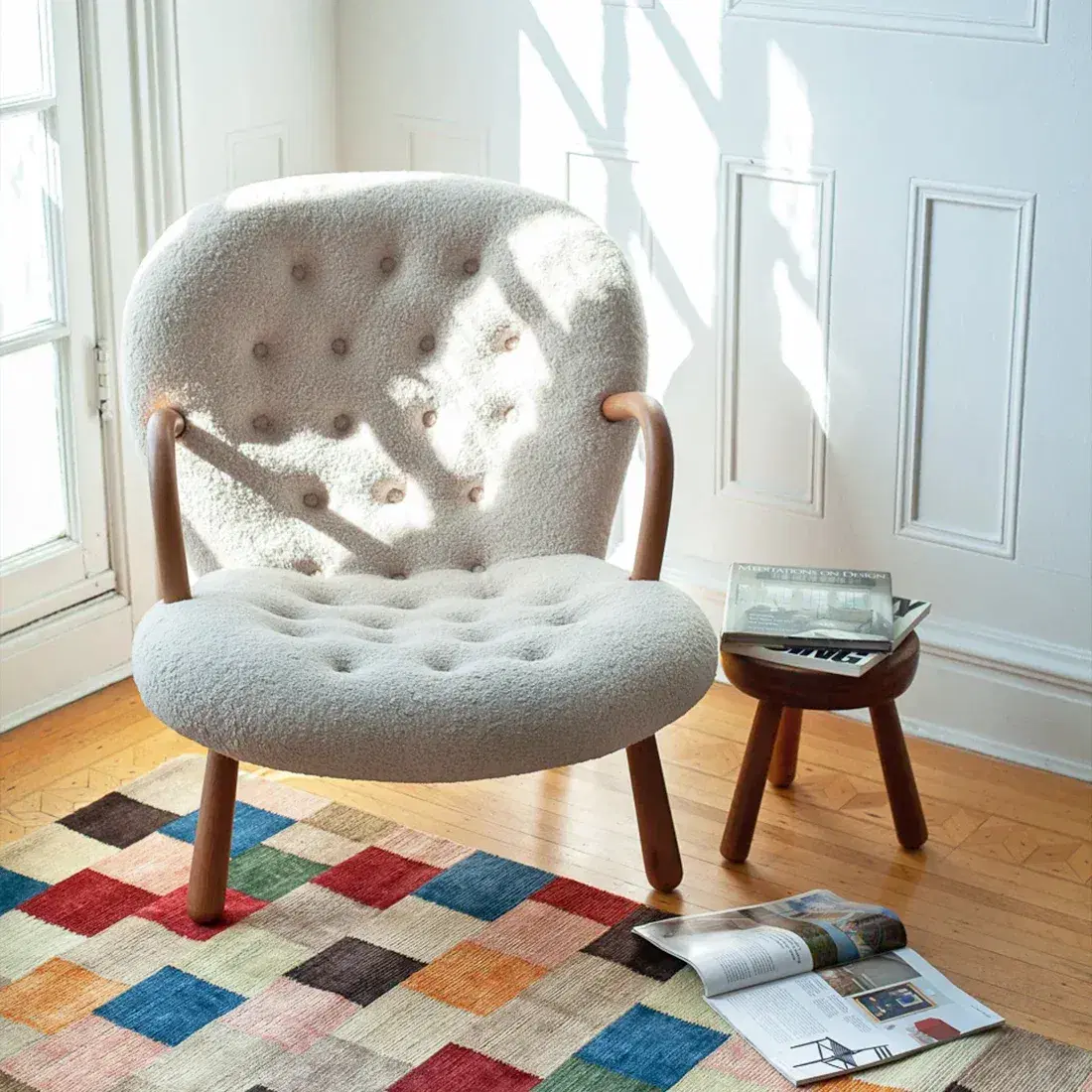 Arctander Clam Chair Replica - View 9