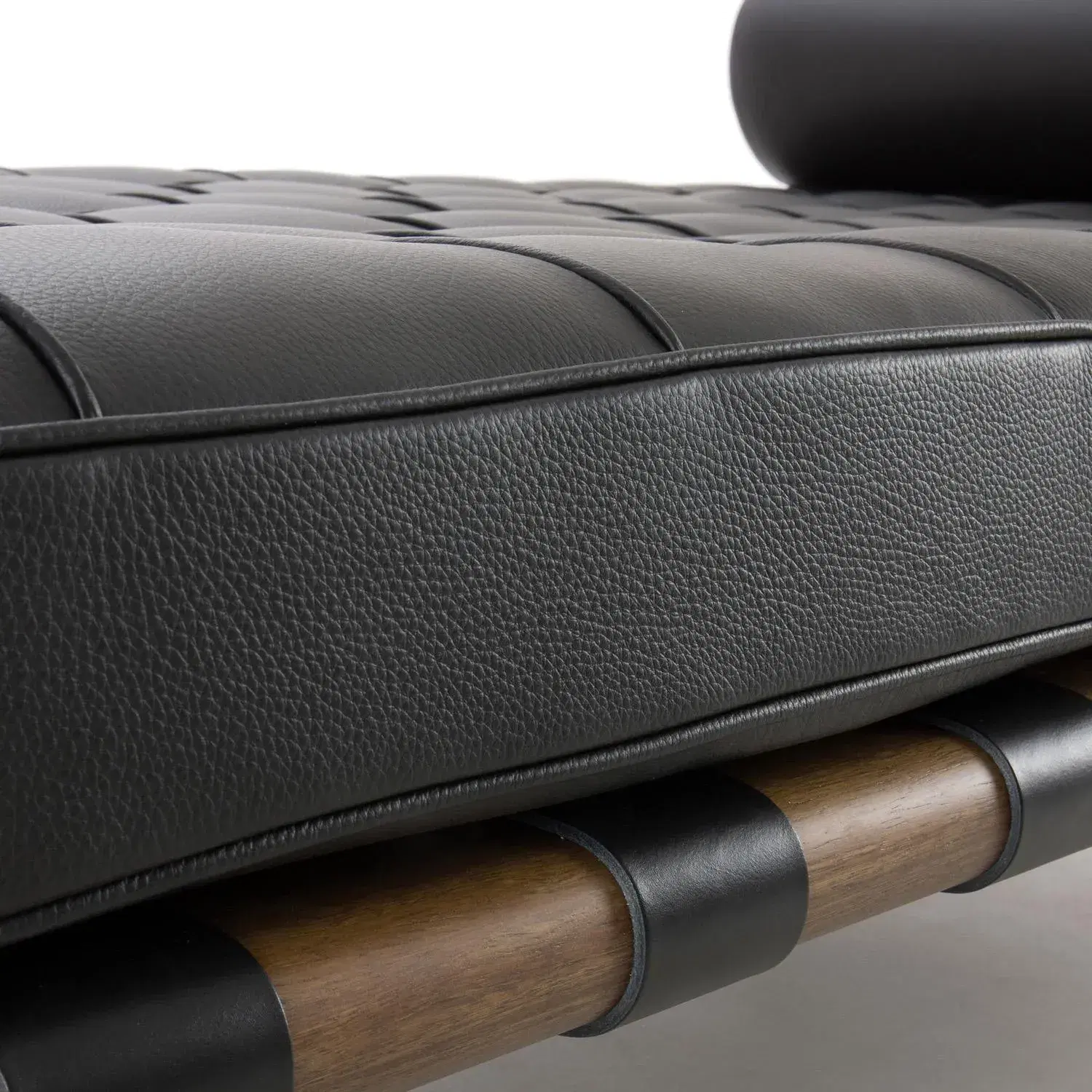 Barcelona Couch Replica - View 6