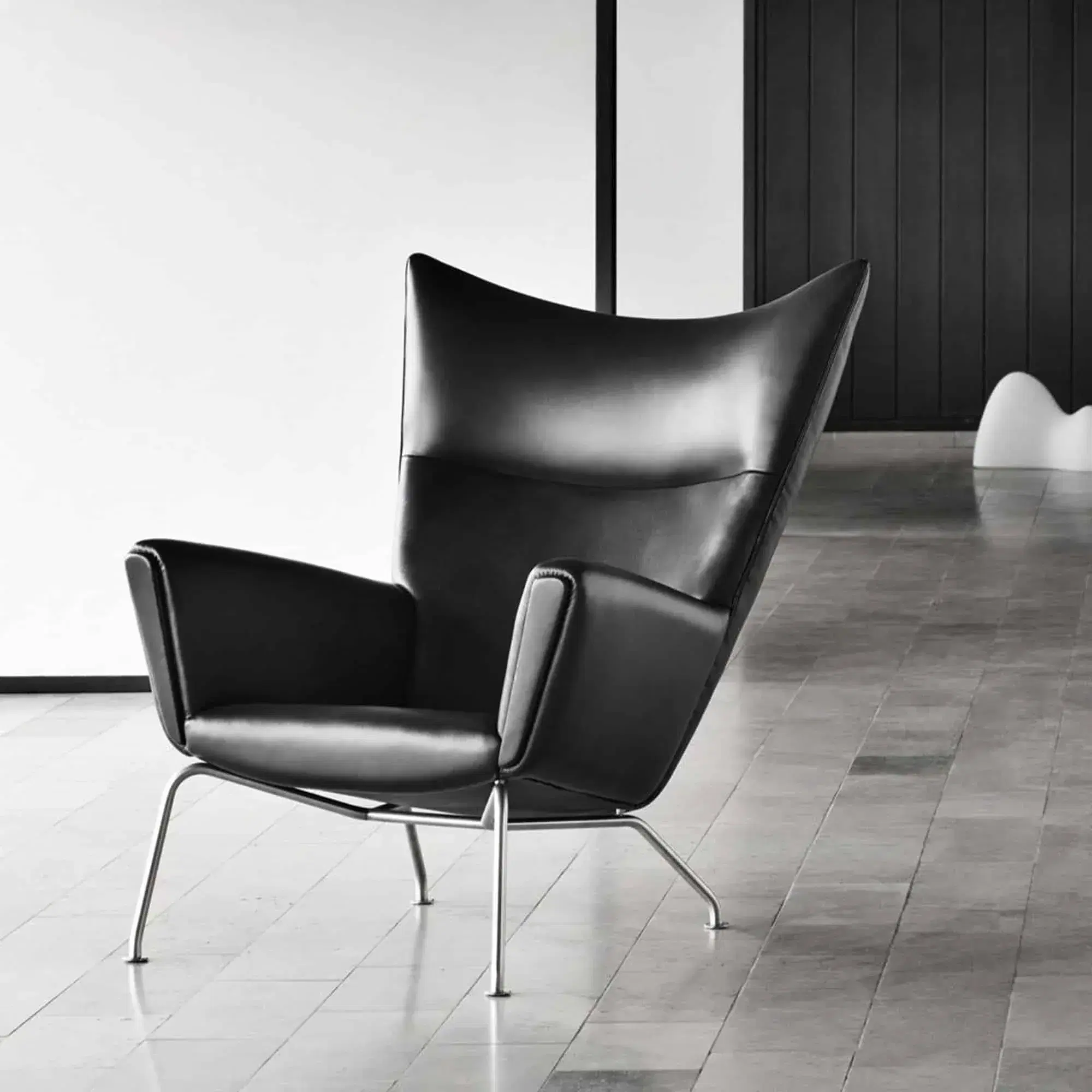 CH445 Wing Chair Replica - View 3