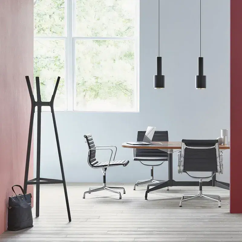 Eames Aluminum Group Side Chair – With Arms Replica - View 16