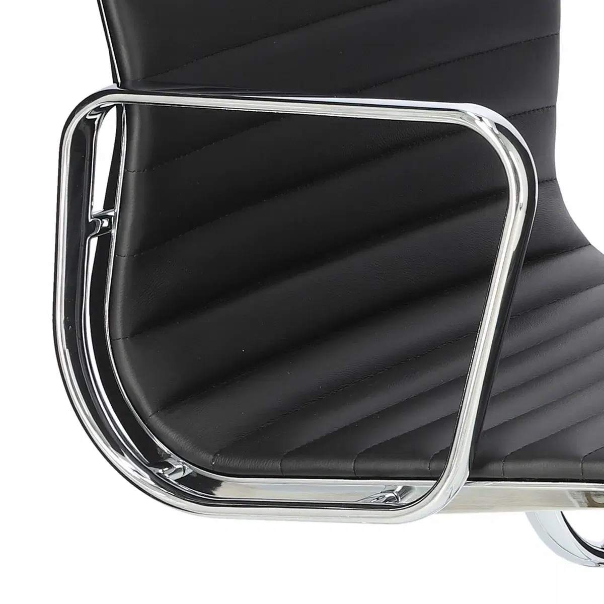 Eames Aluminum Group Side Chair – With Arms Replica - View 8