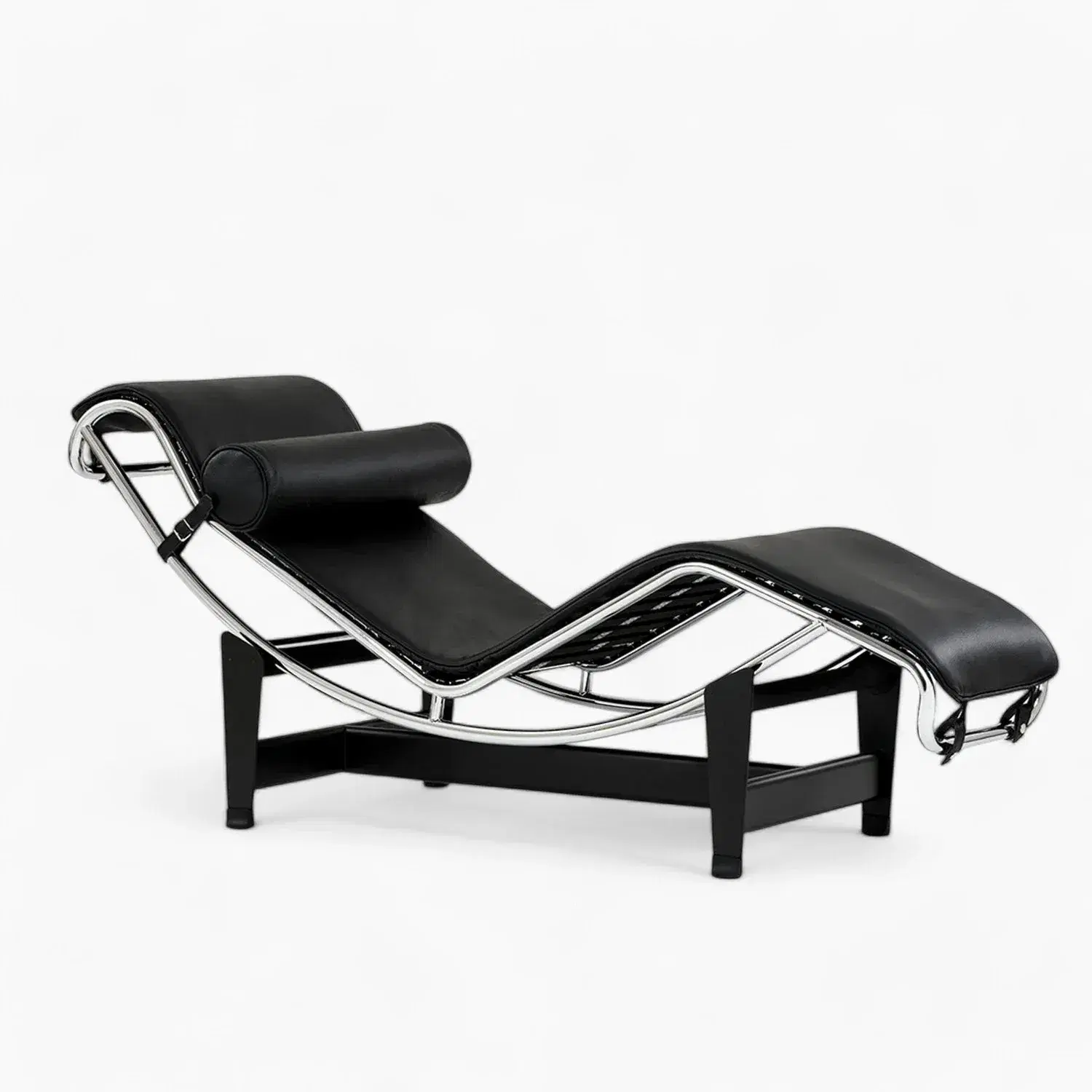 Le Corbusier LC4 Chaise Lounge Replica