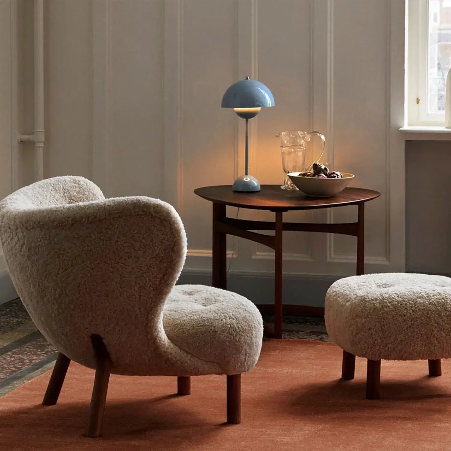 Little Petra Lounge Chair and Ottoman Replica - View 8