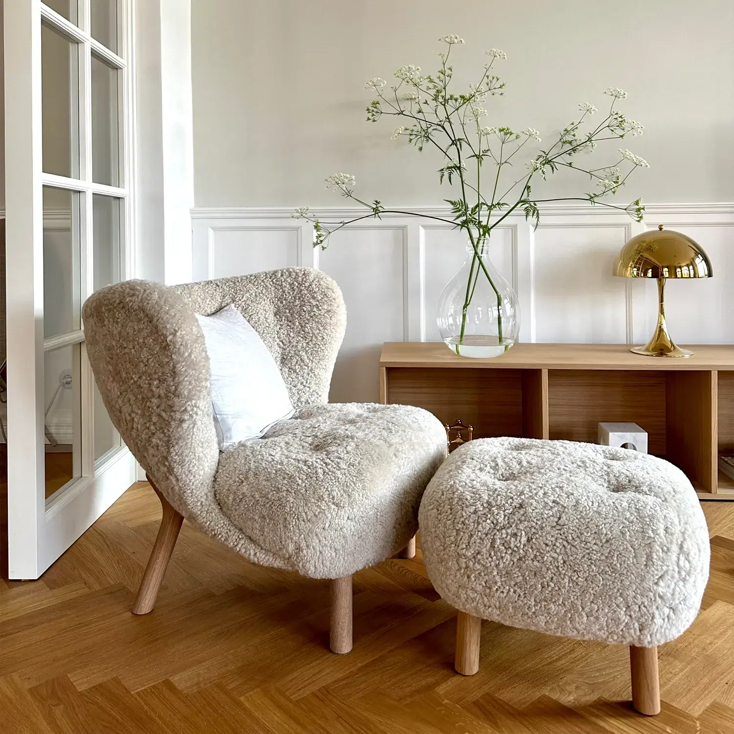 Little Petra Lounge Chair and Ottoman Replica - View 10