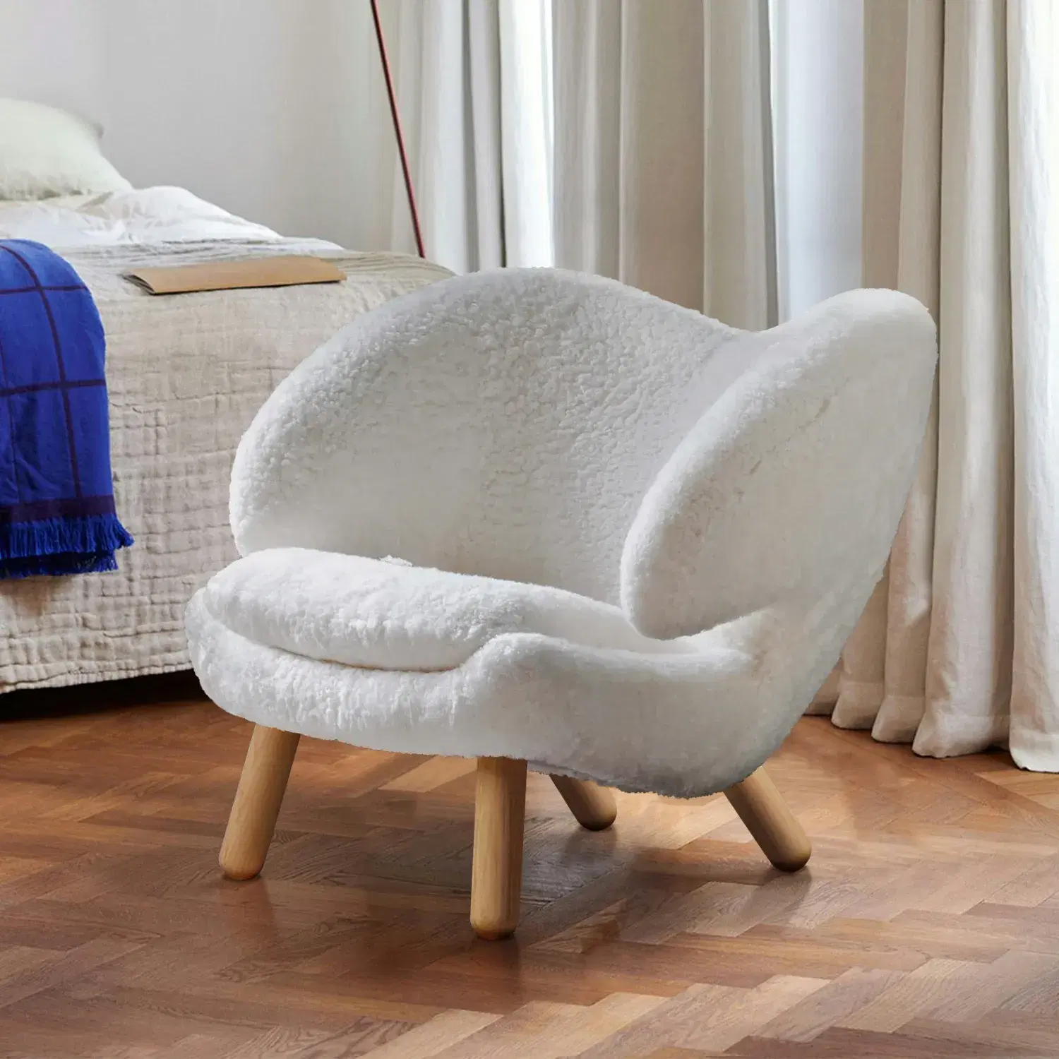 Pelican Chair Replica - View 11