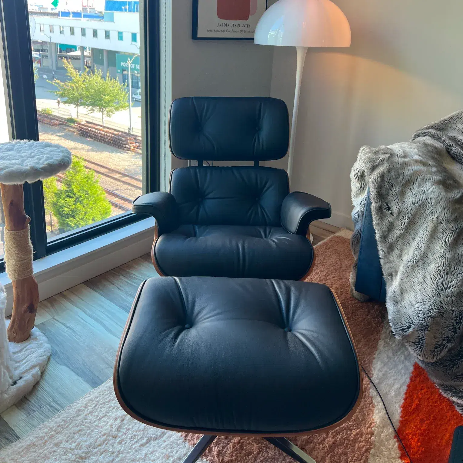 Customer photo of Sohnne furniture, shared as part of a five-star review"