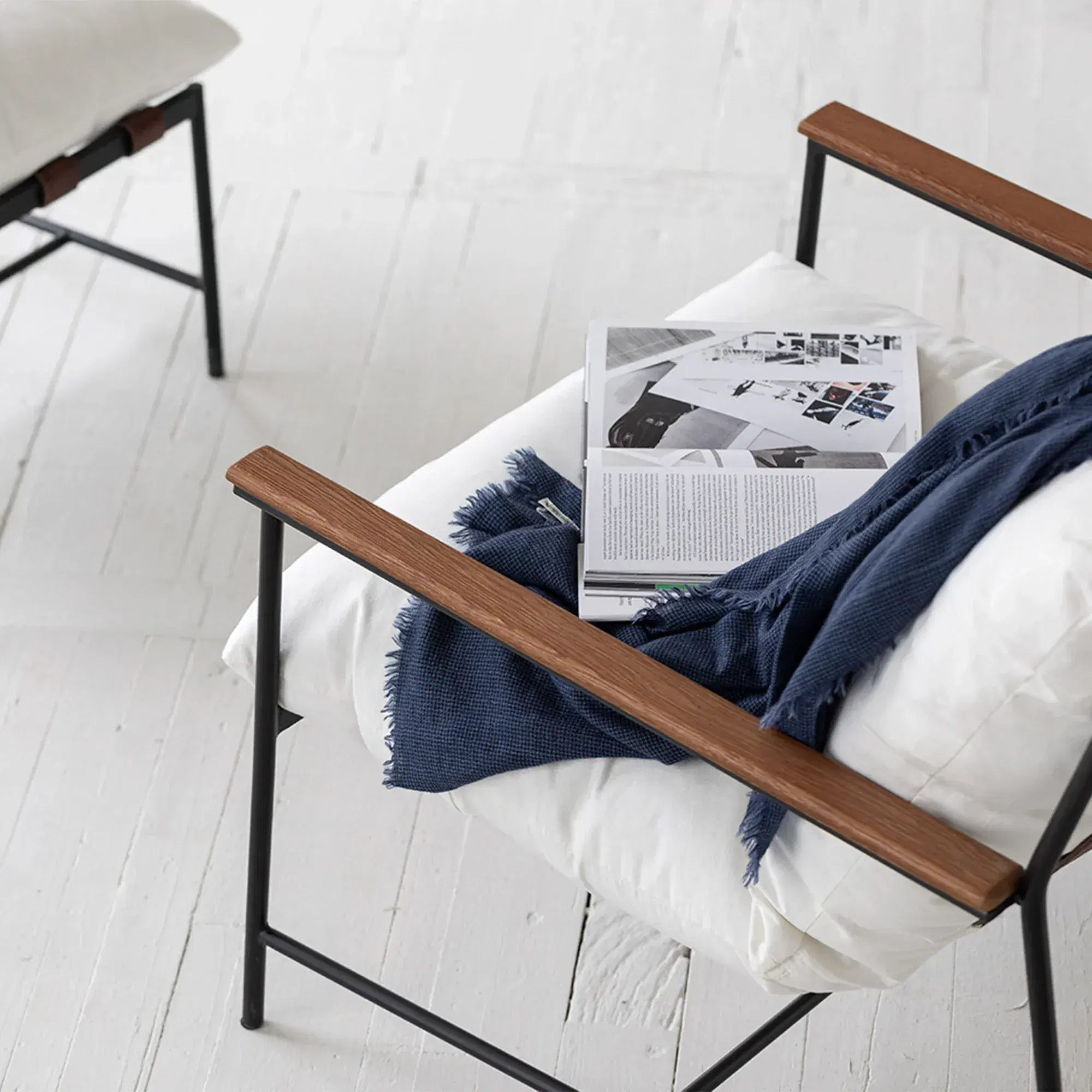 Vail Lounge Chair Replica - View 8