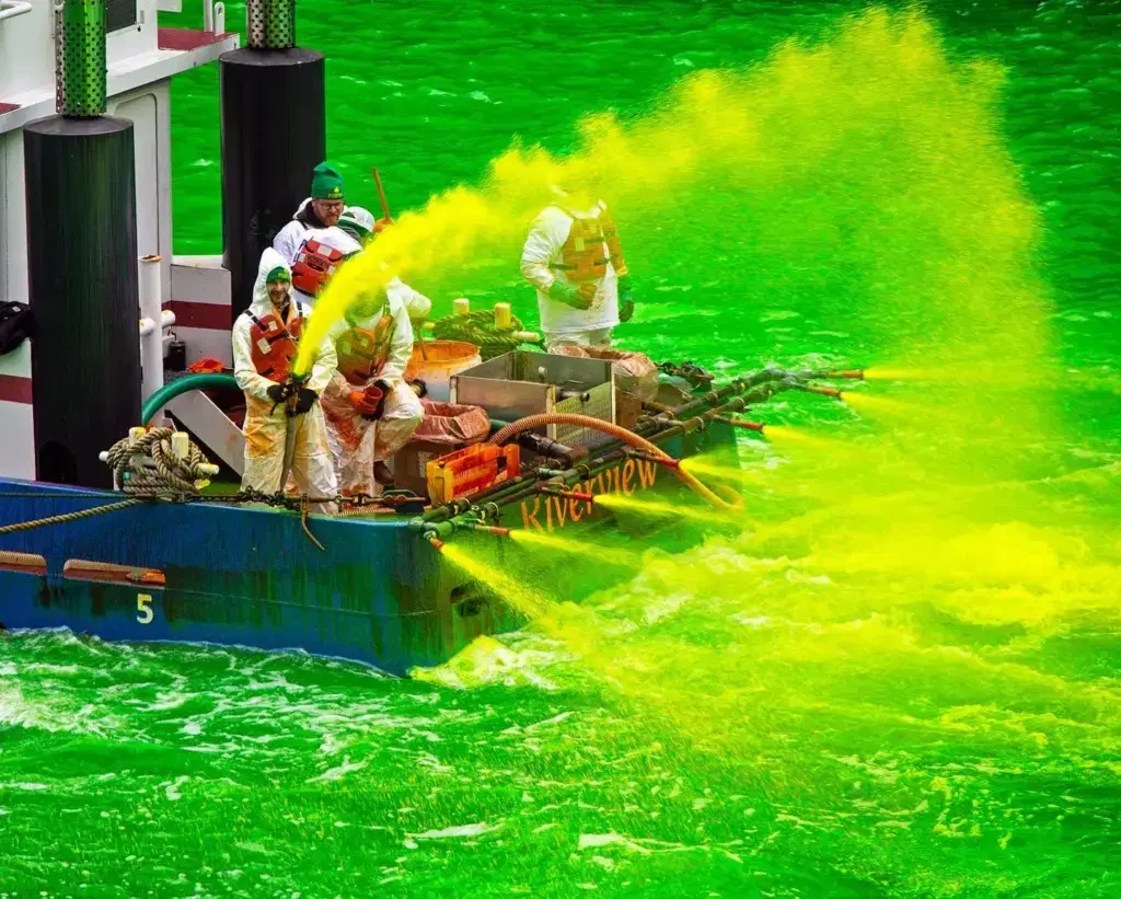 Chicago river dyed green on Saint Patrick's Day
